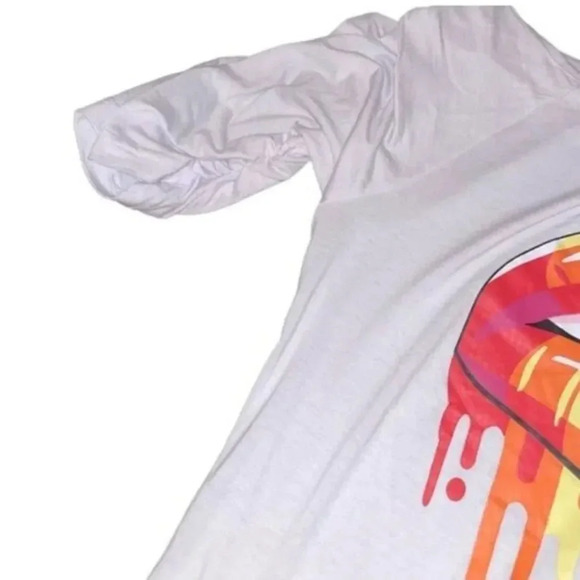 NWOT WHITE WITH RAINBOW LIPS ONESIDE CINCHED OFF ONE SHOULDERTOP SIZE 2X - Picture 10 of 15